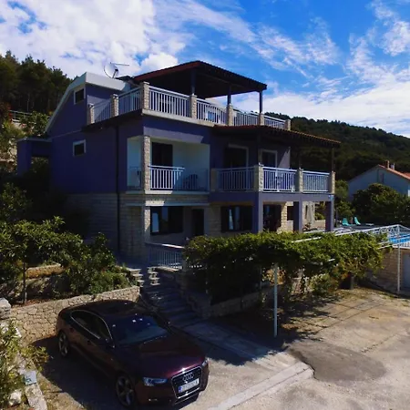 Beachfront Larissa With Pool Appartement Marina