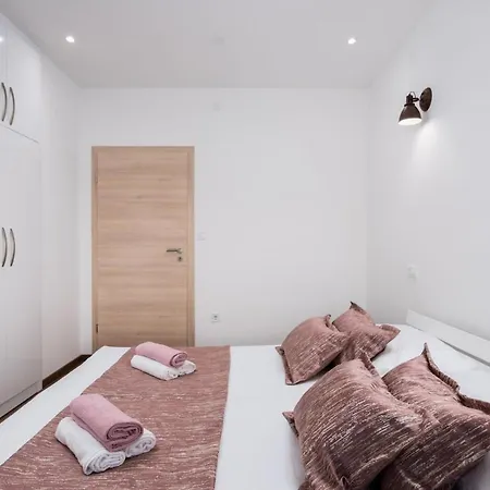 Appartement Beachfront Larissa With Pool *