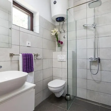 Appartement Beachfront Larissa With Pool Marina