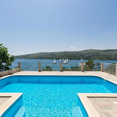 Beachfront Larissa With Pool *