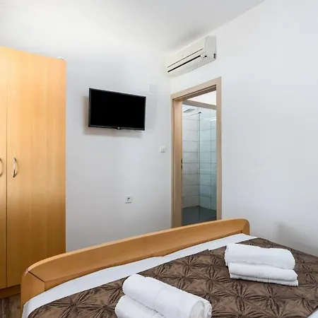 Appartement Beachfront Larissa With Pool *