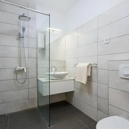 Beachfront Larissa With Pool Appartamento